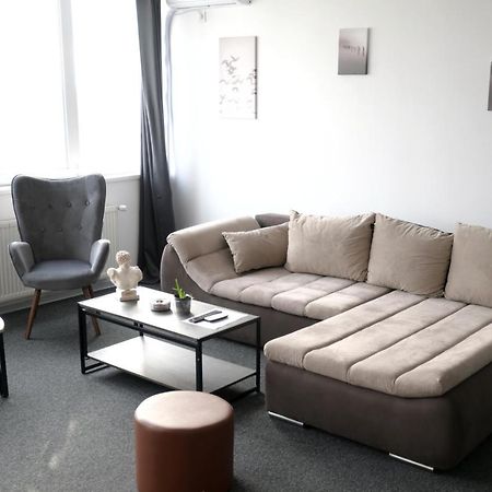 Luana Airport Apartments #3 Otopeni Exteriör bild