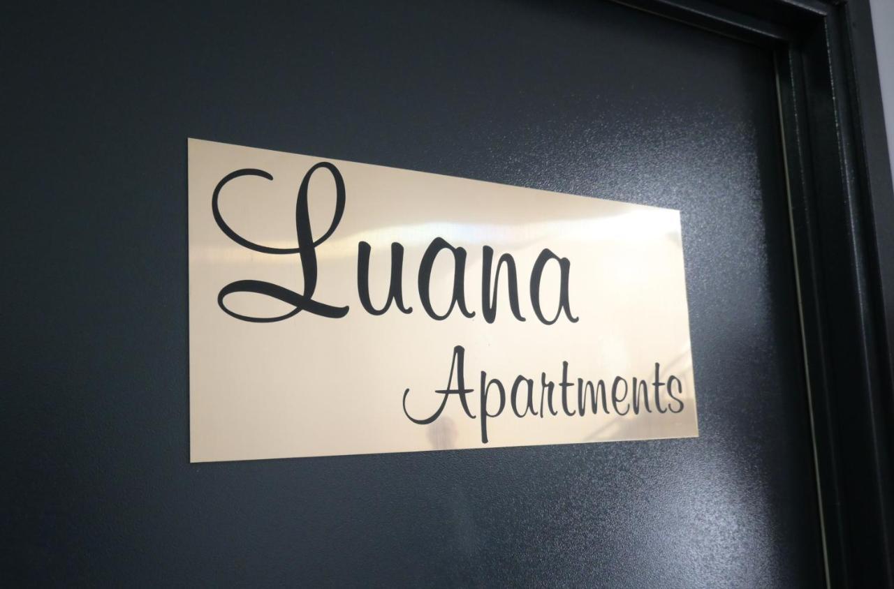 Luana Airport Apartments #3 Otopeni Exteriör bild